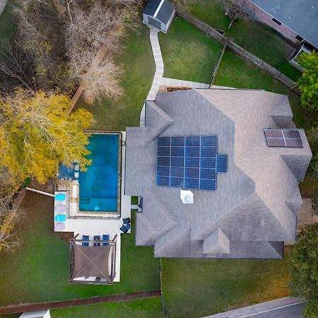 Stunning Family Home With Pool & Hot Tub - Sleeps 17 Pflugerville Bagian luar foto