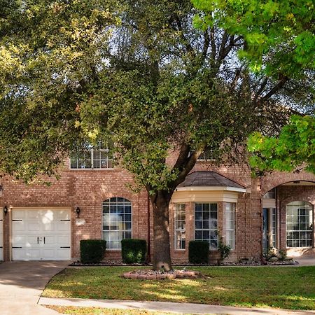 Stunning Family Home With Pool & Hot Tub - Sleeps 17 Pflugerville Bagian luar foto