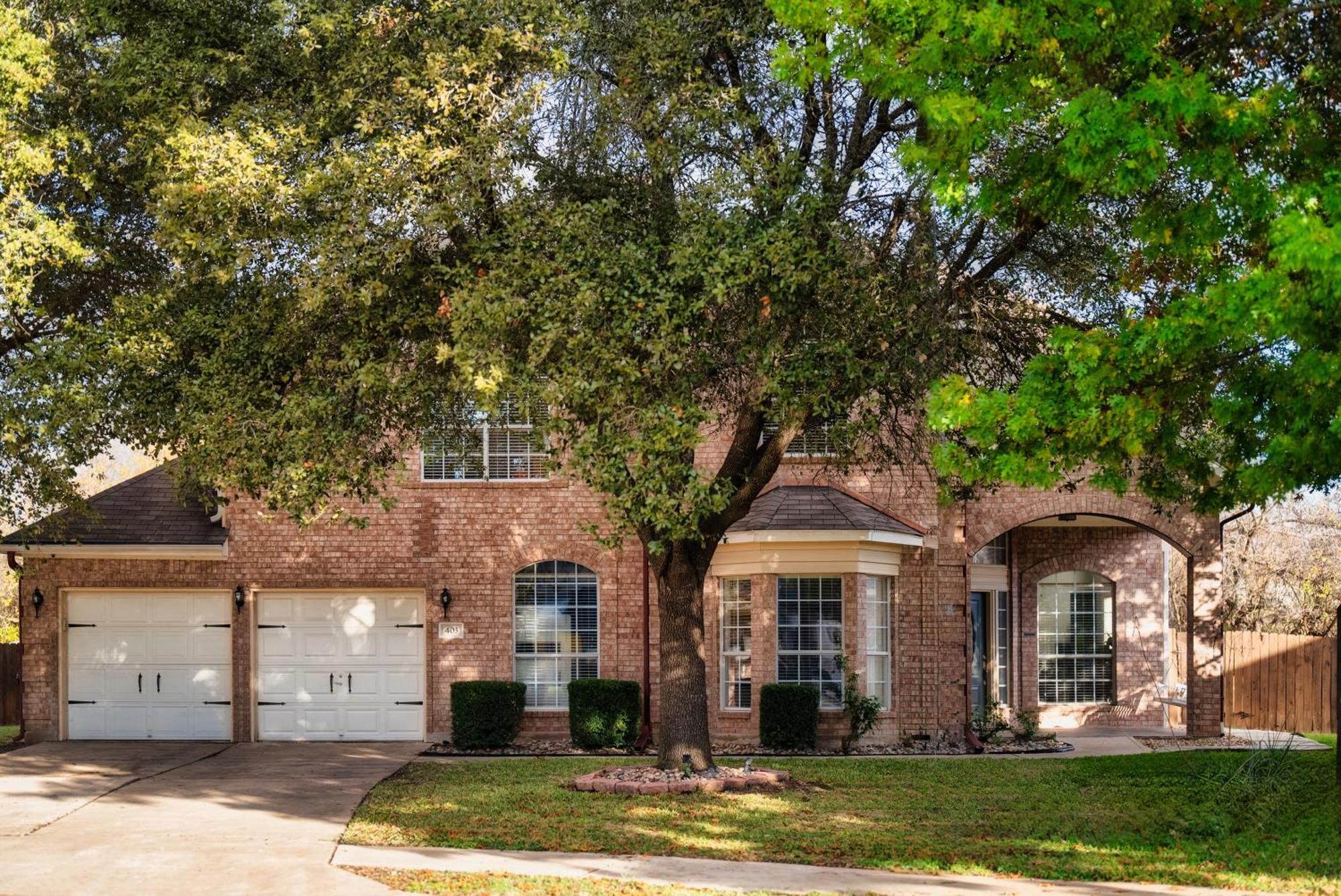 Stunning Family Home With Pool & Hot Tub - Sleeps 17 Pflugerville Bagian luar foto