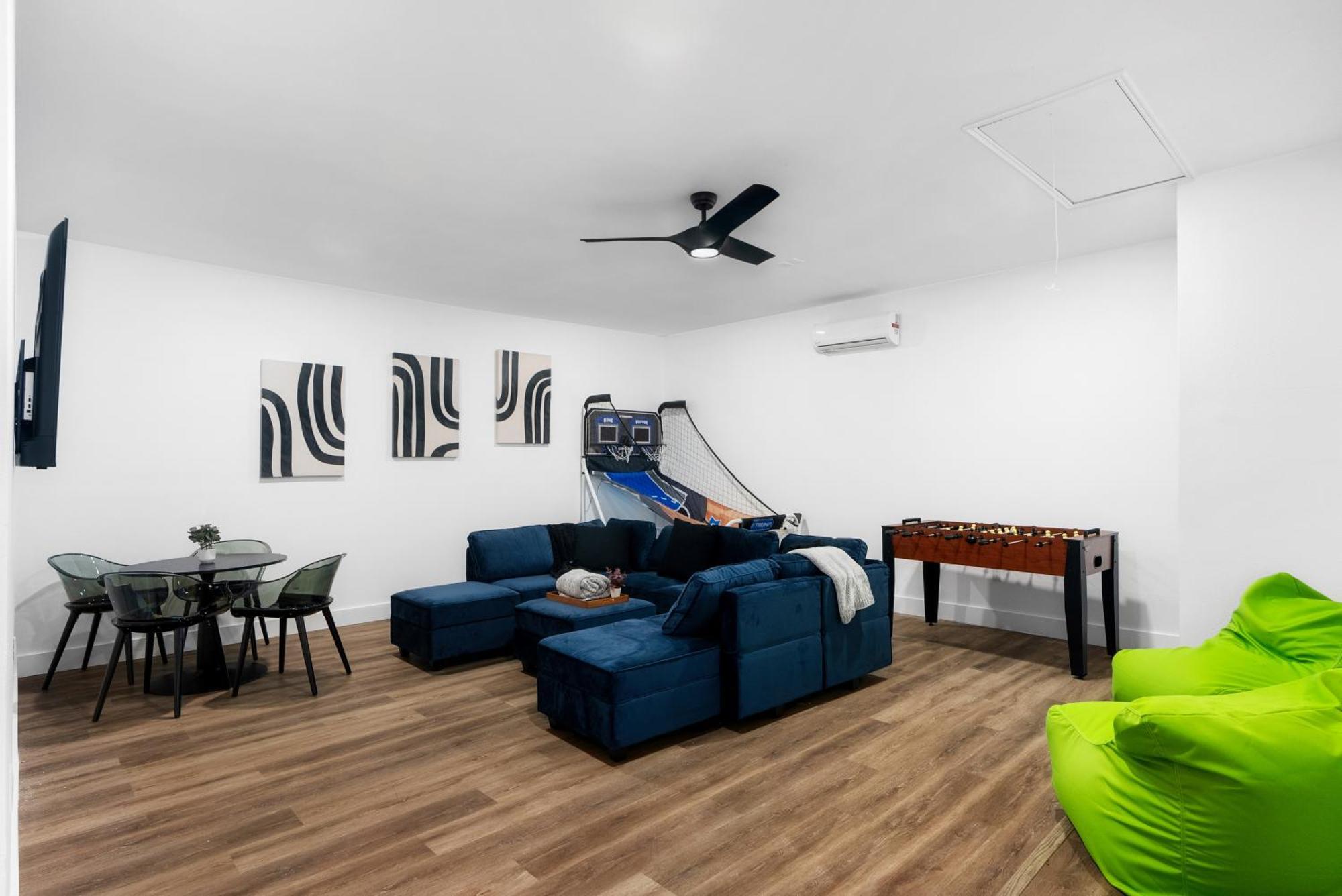 Stunning Family Home With Pool & Hot Tub - Sleeps 17 Pflugerville Bagian luar foto